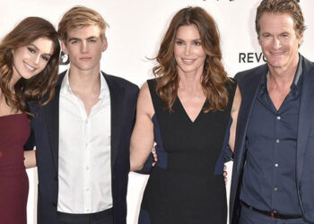 Cindy Crawford und ihre Familie sind Markenbotschafter für Omega.