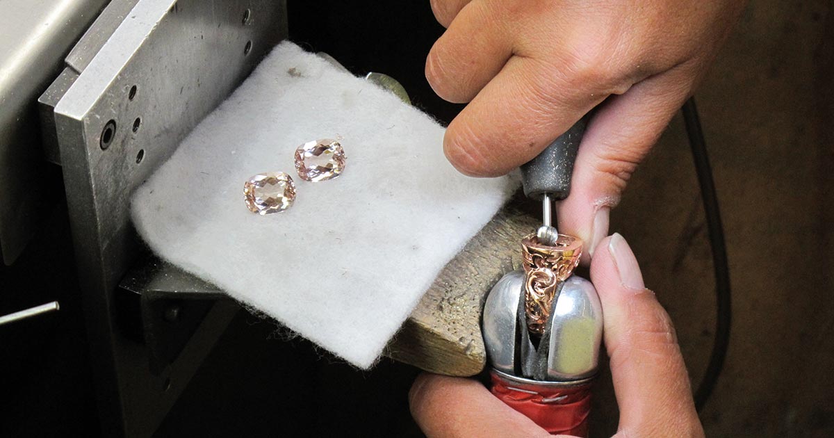 Hans-Joachim Becker: „Der Vorteil bei unseren individuellen Anfertigungen ist, dass der Juwelier seinen Kunden einen ganz besonderen Service bieten kann."
