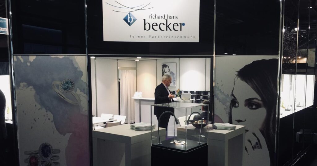 Auch Richard Hans Becker ist für Farbedelstein-Expertise aus Idar-Oberstein bekannt.