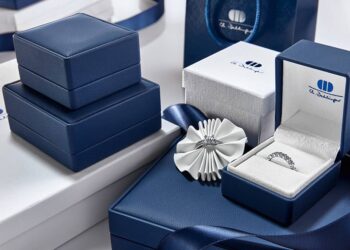 Die neuen Luxus-Etuis CLASSIQUE 372 sind prädestiniert für hochwertigen Schmuck und bestechen durch ihre klassische, abgerundete Form.