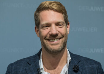 Daniel Krämer von der Amor Group freut sich über die neue Marke Joop! in seinem Portfolio.