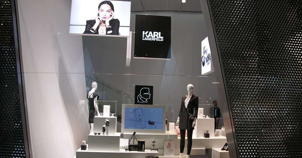 Auf der Baselworld 2017 wurde Karl Lagerfeld-Schmuck von Swarovski präsentiert, 2019 sollen die Uhren vorgestellt werden.
