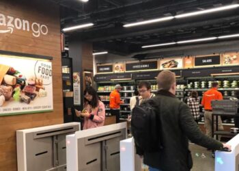 Bis zum Jahr 2021 sollen in den USA 3.000 "Amazon Go"-Geschäfte ohne Kassierer eröffnet werden.