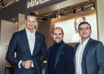 Marco Bicego – hier mit Alexander Laimer und Alexander Näher – bereichert das Schmucksortiment mit starker Designsprache und traditionsreicher Handwerkskunst.