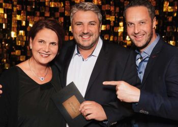 Freuen sich über die Auszeichnung: Die Geschwister (v.l.n.r.) Andrea Mössner, Martin Heinz und Lars Heinz