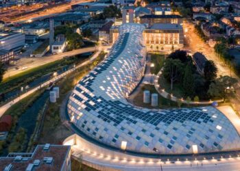 Die undichten Stellen werden nun durch ein Fassadenunternehmen behoben.