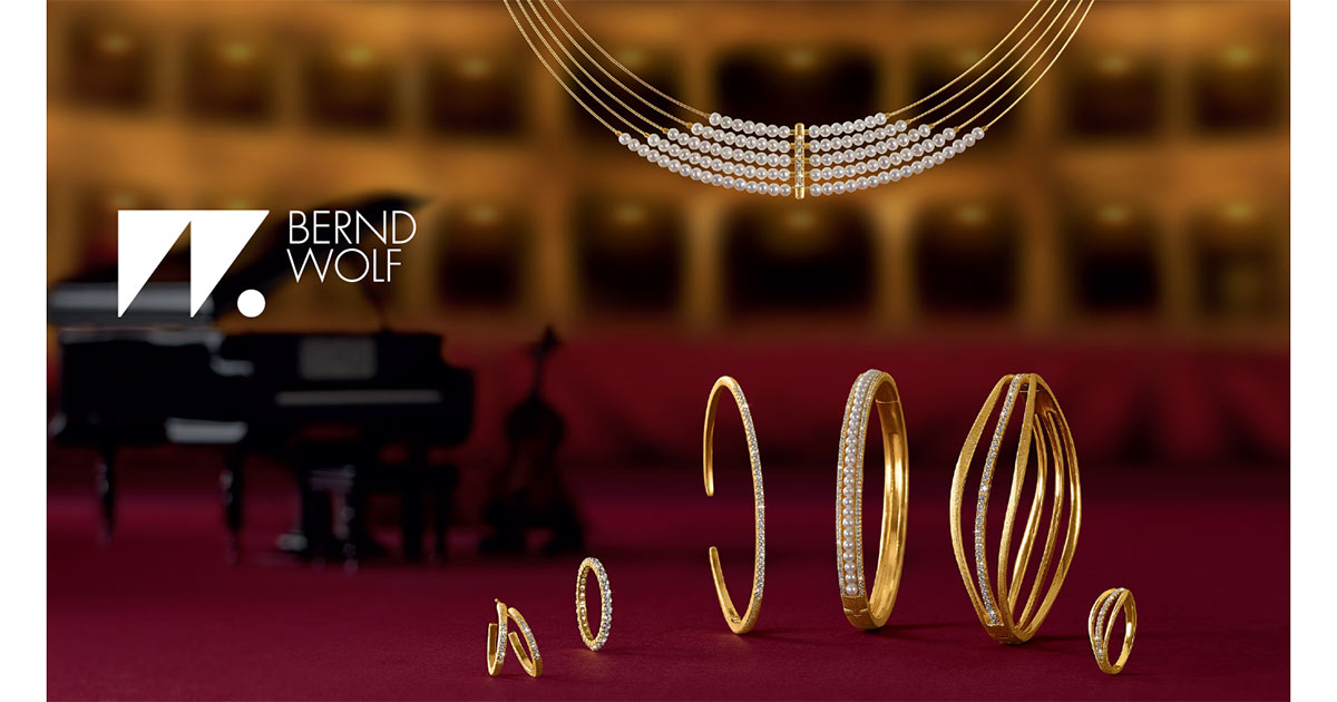 Collier SENTRO, Creole SENTRI, Ring WELLAS, Armreifen LINEA und ALANA, Armreif SENTRO, Ring SENTRO mit 24-Karat-Goldplattierung von BERND WOLF.