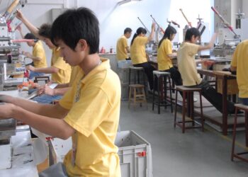 Verpackungs-Spezialist CH. Dahlinger hat seine Produktion seit 2002 nach China verlegt. Mittlerweile läuft wieder alles auf Hochtouren.