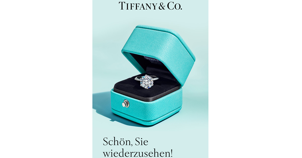So macht Tiffany auf die Wiedereröffnung seiner Geschäfte aufmerksam.