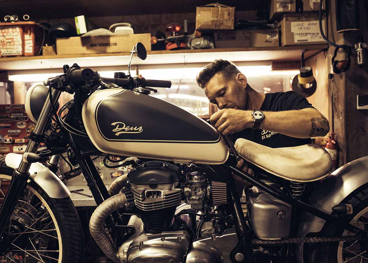 22_Breitling-Deus-Squad-member-French-custom-motorcycle-engineer-and-designer-Jeremy-Tagand