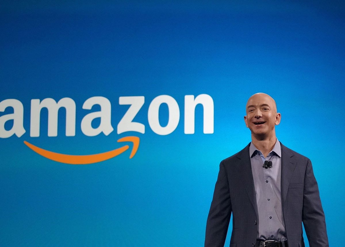 Jeff Bezos gibt den Job als Amazon-Chef auf. (Credit: Christos S / Shutterstock.com)