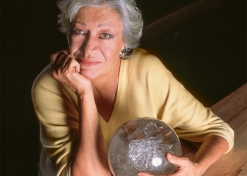 AUF__Elsa-Peretti_portrait_C_Tiffany_Elsa-Peretti-Holding-AG