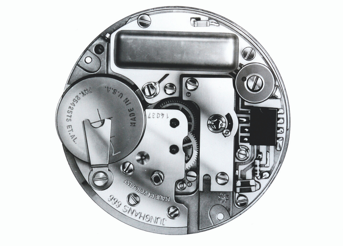 Mit dem Werk W666 entwickelte Junghans vor 50 Jahren das erste Quarzwerk für eine Armbanduhr und orientierte sich dabei am Großquarzwerk W610.