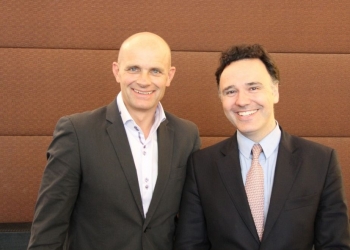 Im Jahr 2014 übernahm Oliver Ebstein das Unternehmen Chronoswiss von Gert Rüdiger Lang. Der Vertrieb in Österreich blieb in den bewährten Händen von Rudi Moser (links).