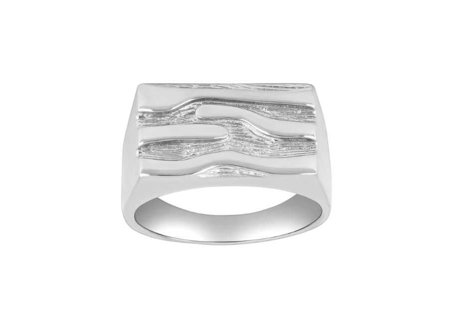 Siegelring aus Silber mit Oberflächenstruktur. Marke Son of Noa. © Nordahl Jewellery