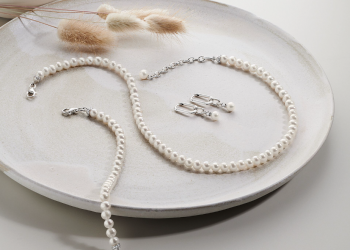 Der Klassiker zum Muttertag: Thomas Sabo präsentiert eleganten Perlenschmuck. © Thomas Sabo