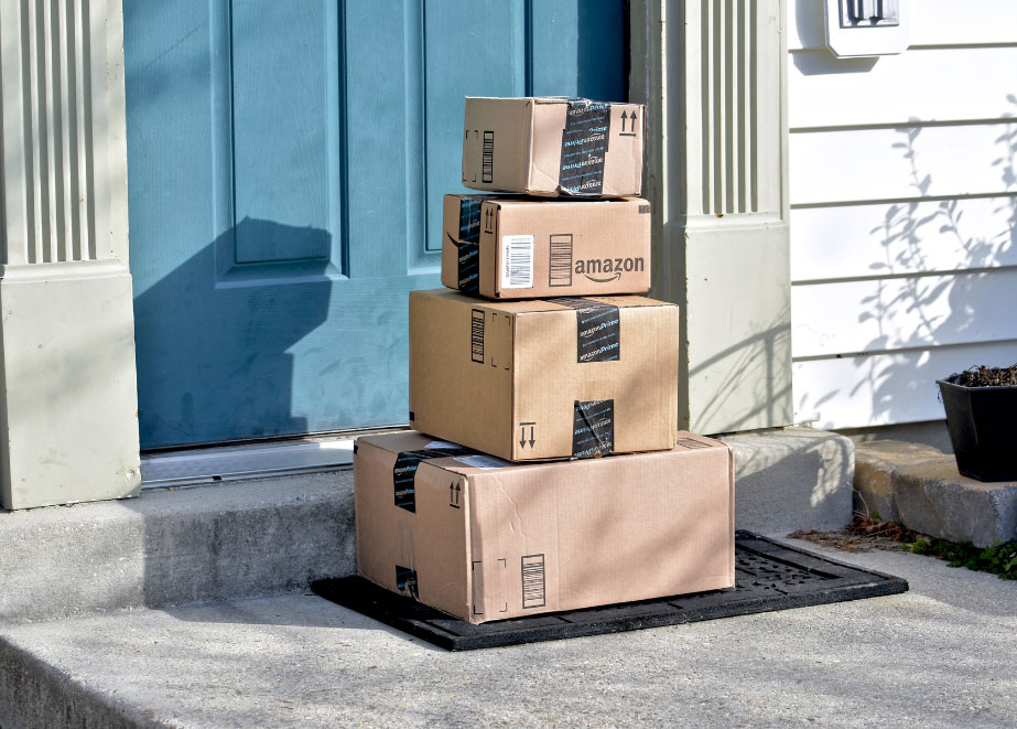 Gerade über die Weihnachtsfeiertage wird besonders viel Ware über Amazon bestellt und verschickt. © Shutterstock
