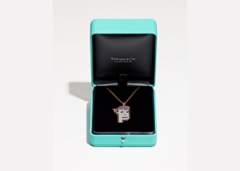 Schmuckkästchen im ikonischen Tiffany-Grün: Das Unternehmen macht nun auch Schmuck aus NTFs. @ Tiffany