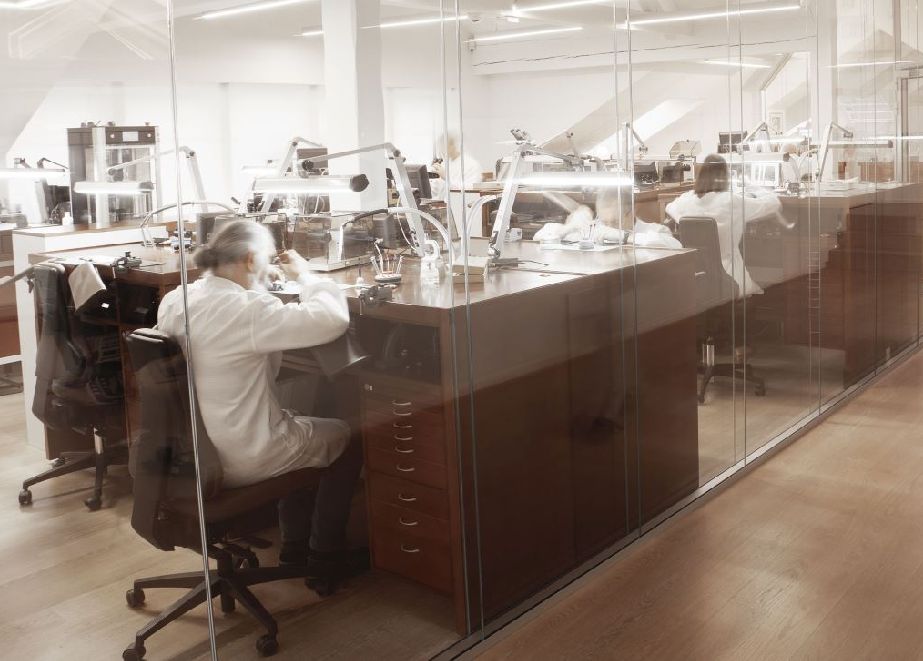 Seit 1988 hat sich der Personalbestand der Schweizer Uhrenindustrie verdoppelt. © Jaeger leCoultre