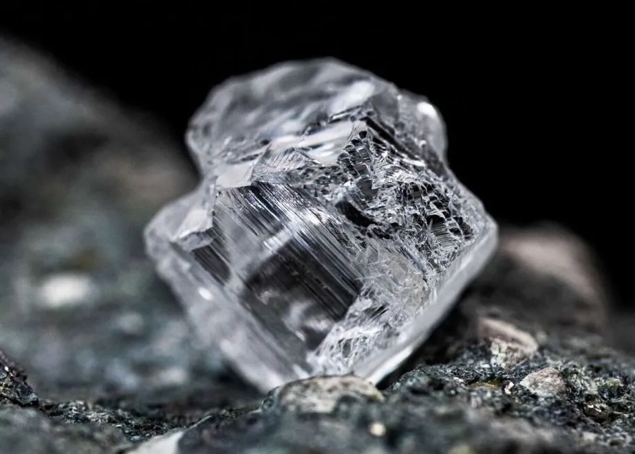 Signum-Rohdiamant_c_Signum-Diamond