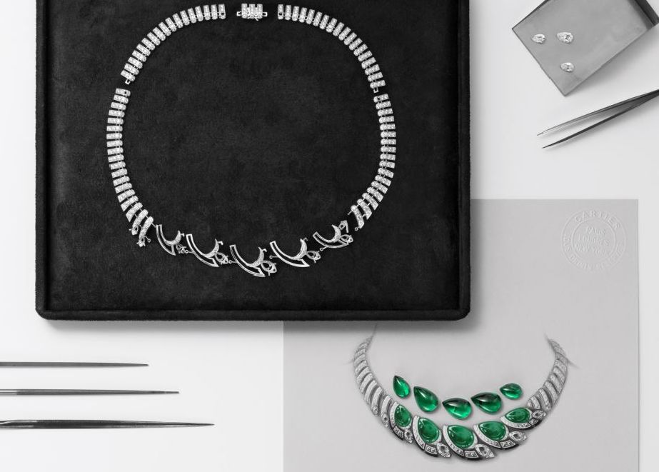 Die für da Art Deco typische Kombination aus Weiß, Grün und Schwarz interpretiert Cartier mit dem Camail-Halsreif auf moderne Art. © Cartier