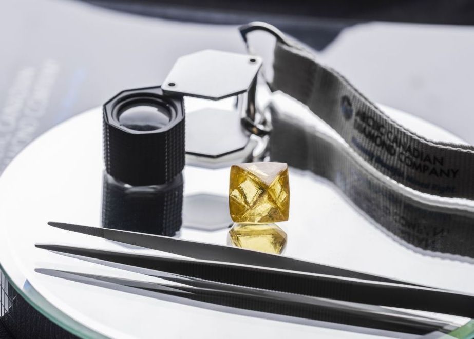 fancy-vivid-yellow-diamond_c_Arctic-Diamond-Company