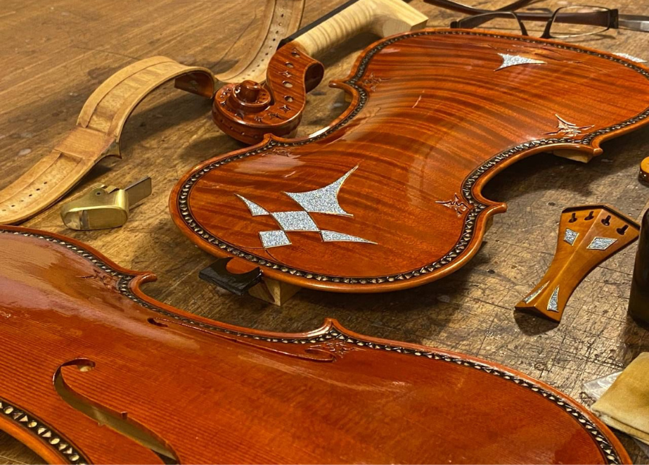 Die edle Geige wurde von Edar Russ gebaut. © Osmium Art
