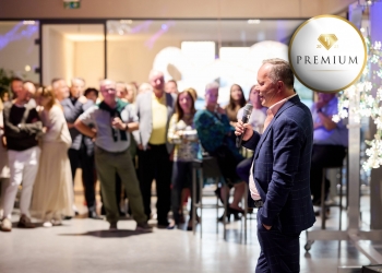 Event mit Julius Hampl in Innsbruck: Im Strahlen von Licht und Diamanten