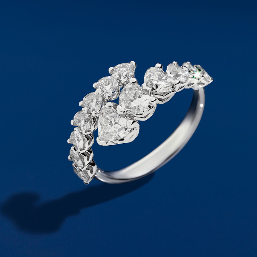 Ring "Contrarié mit Herzdiamanten. Die Ikone von Recarlo. © Recarlo