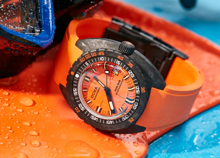 Doxa Sub 300 Carbon Cosc Professional