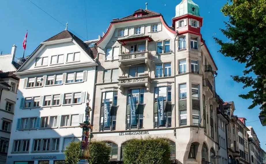 Les Ambassadeurs Luzern schließt