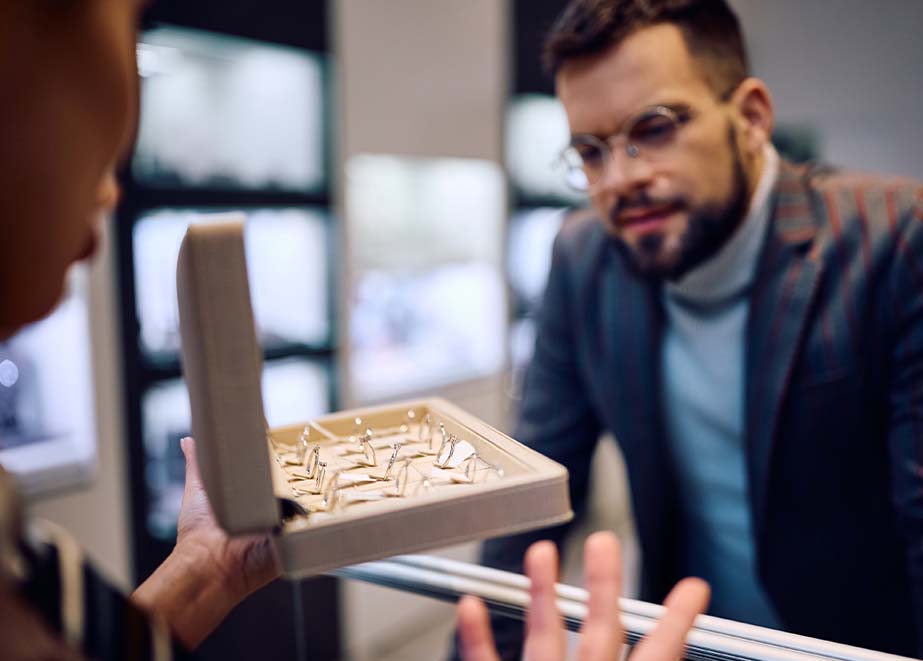 yes-month-juwelier-verlobungsring-beratung